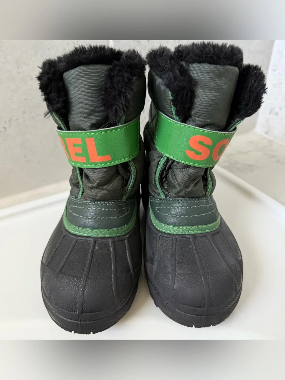 Sorel Kids Green and Black Winter Boot Size 12